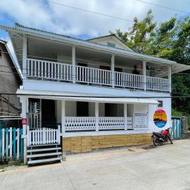Windy days Apartments, hotel in Utila