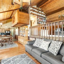 Accessible Ocean View Home with Fenced Yard - Dog Friendly โรงแรมในวัลด์พอร์ท