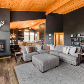 The Modern Moose Lodge - House in Truckee with a full kitchen and hot tub