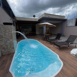 casa conforto e piscina – hotel w mieście Sinop