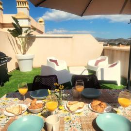 Ático con gran terraza, barbacoa y piscina