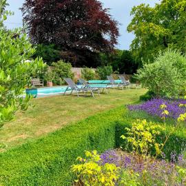 Moorhen Cottage، فندق في Hollingbourne