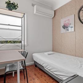 Freshly Modernized Single Room- Well-Connected Suburb Shared Bathroom