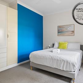 Homely Private Double Room in Marsfield - Well-Connected Suburb Shared Bathroom، فندق في Epping