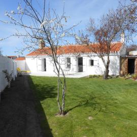 Maison confortable centre-ville avec jardin, proche commerces - FR-1-323-563