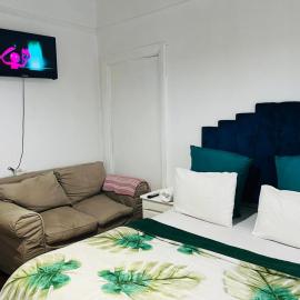 Home of Peace Hp accomodations Parow, hotel in De Grendel