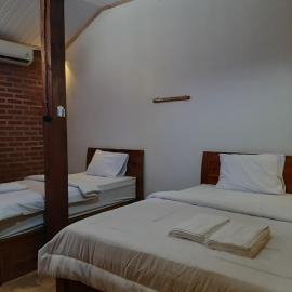 Joglo Lesung Herittage Cottage, hotel u gradu Pakem