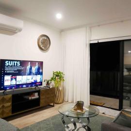 Modern Cozy Townhome with Balcony at Central Location, hotel a Pakenham