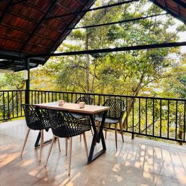 Private Hill Villa in Wayanad, Hotel in Pinangode