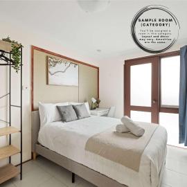 Quaint Double Room - Private Spot at Milperra - Shared Bathroom
