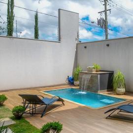 Casa com Piscina Aquecida Churrasqueira e Hidro, hotel in Franca