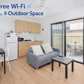 Modern New-Build Peaceful Home Studio: Kuraby şehrinde bir otel