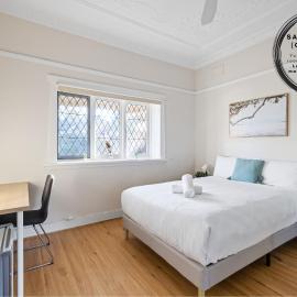 Boutique Double Room Near Light Rail in North Parramatta - Shared Bathroom, hotel in Sydney