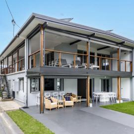 Bribie Beach Apartments X 3