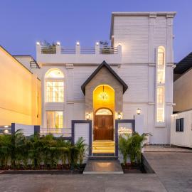StayVista at Sukoon Villa with Pool, Lawn, hotel a Manor