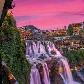 12C River View Homestay Overlooks the Panoramic Light Show of Furong Town, hotell i Wangcun