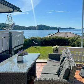 Cottage With Private Dock By Eidangerfjord – hotel w mieście Porsgrunn