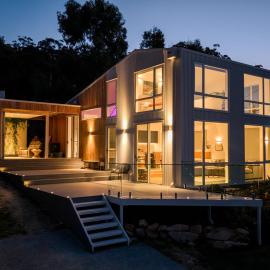 Tasman Tides - Architecturally-designed holiday home