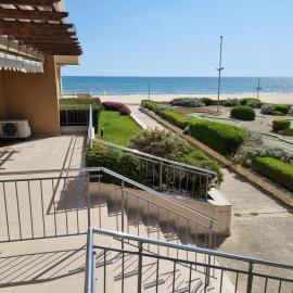 Apartment B022 with a large terrace and direct access to the sea