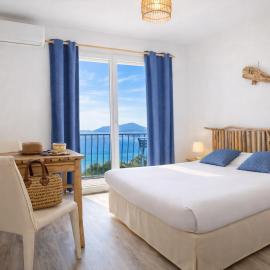 Hôtel Almanarre Plage - Hôtel Eco-Responsable face à la mer, отель в Йере