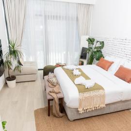 Luxurious Studio Hidden Condo In Dubai
