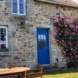 Pinabre Rose Cottage, hótel í Plouguenast Langast