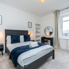 Cozy Peterhead Home 3BR Sleeps 5 Fully Furnished Full Kitchen Free Parking