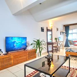 The Chillspot 2 with Beachfront, AC, Restaurant and Gym โรงแรมในเดียนีบีช