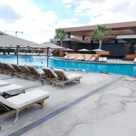 Grand Sapphire Luxury 2BR Direct Pool Access E1