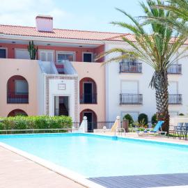 Blue Horizon, Praia del Rey apartment B9, hotel in Amoreira