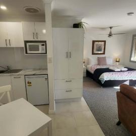 Riesling Trail & Clare Valley Cottages, Hotel in Clare