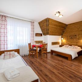 Willa Pod Reglami Małe Ciche - Jacuzzi & Sauna Idealna baza wypadowa w Góry!, hotel in Małe Ciche