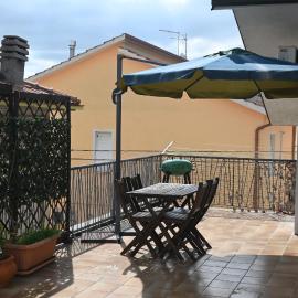 K07 - Castelfidardo, accogliente trilocale con ampia terrazza, hotel en Castelfidardo
