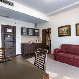 HARMONY Apart، فندق في تريسكوفيتس