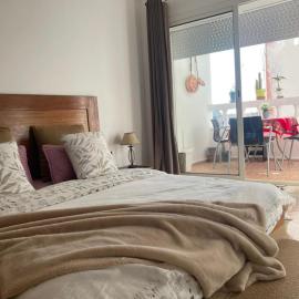 Moderne appartement, hotel in Larache
