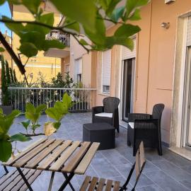 Casa di WR, hotel di Imperia