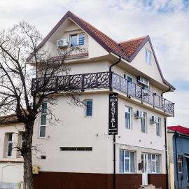 Villa Royal, Hotel in Craiova