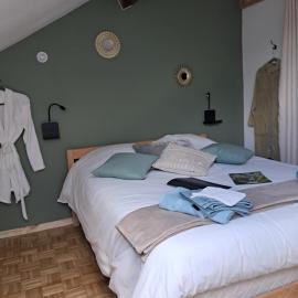 Chambres d'hôtes chez Peggy et Eric chambre zen, hotel in Équevillon