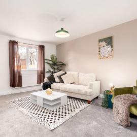 Perfect Booking Private Garden & Large Parking