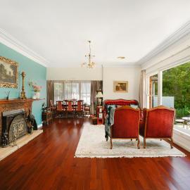 Spacious 4BR Family Home & Garden in Pymble