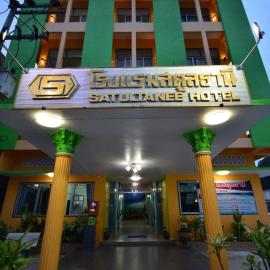 โรงแรมสตูลธานี satun tanee hotel，沙敦的飯店