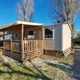 Mobil-home dans un camping