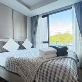 6th Avenue Surin by Win217, hotel in Surin Beach