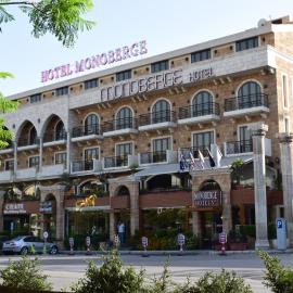 Jbeil में, होटल Monoberge Hotel