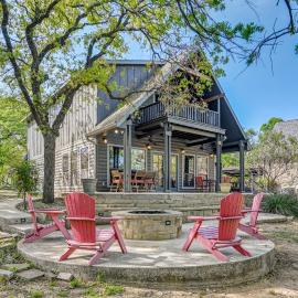 Lakefront Chico Haven w/ Multi-Level Private Dock!, Hotel in Chico