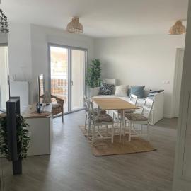 Magnifique appartement neuf à deux pas de la plage, מלון בקן-פלאז'