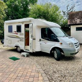 Cosy Motorhome Escape in Surrey, Hotel in Ash
