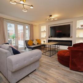 Skelhorn Villa - Air Conditioning, Rugby, Near M6, DHL & Amazon Warehouse