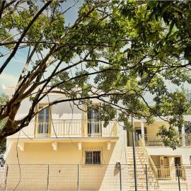 Gaea Family House near Beaches & Historic Sites