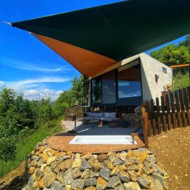 KOALA HUT - Luxury Treehouse - Private Escape with outdoor Hot Tub